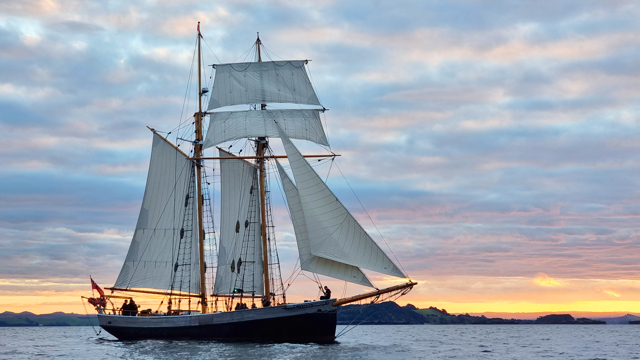 R Tucker Thompson | Fullers Bay of Islands | Sailing the Bay of Islands 