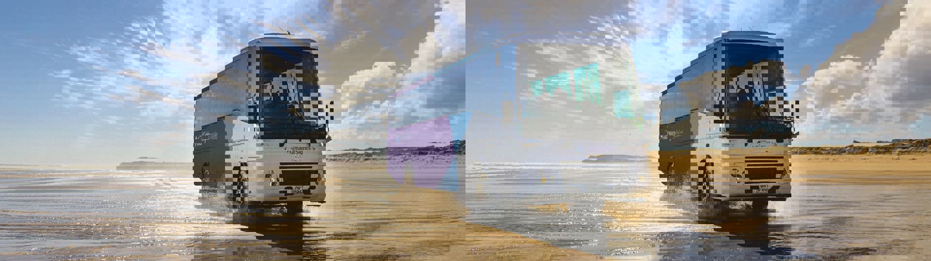 Fullers Bay of Islands | Northland, New Zealand | Bus driving on Ninety Mile Beach